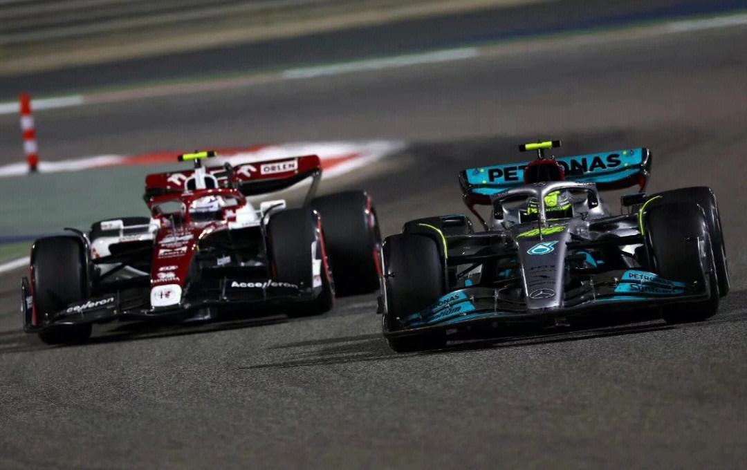 F1车队回归首秀大放异彩，勇士主场球迷高呼名字